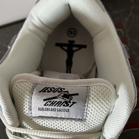 Kito Wares “The Passion of the Christ” Sneakers - Picture 10 of 12